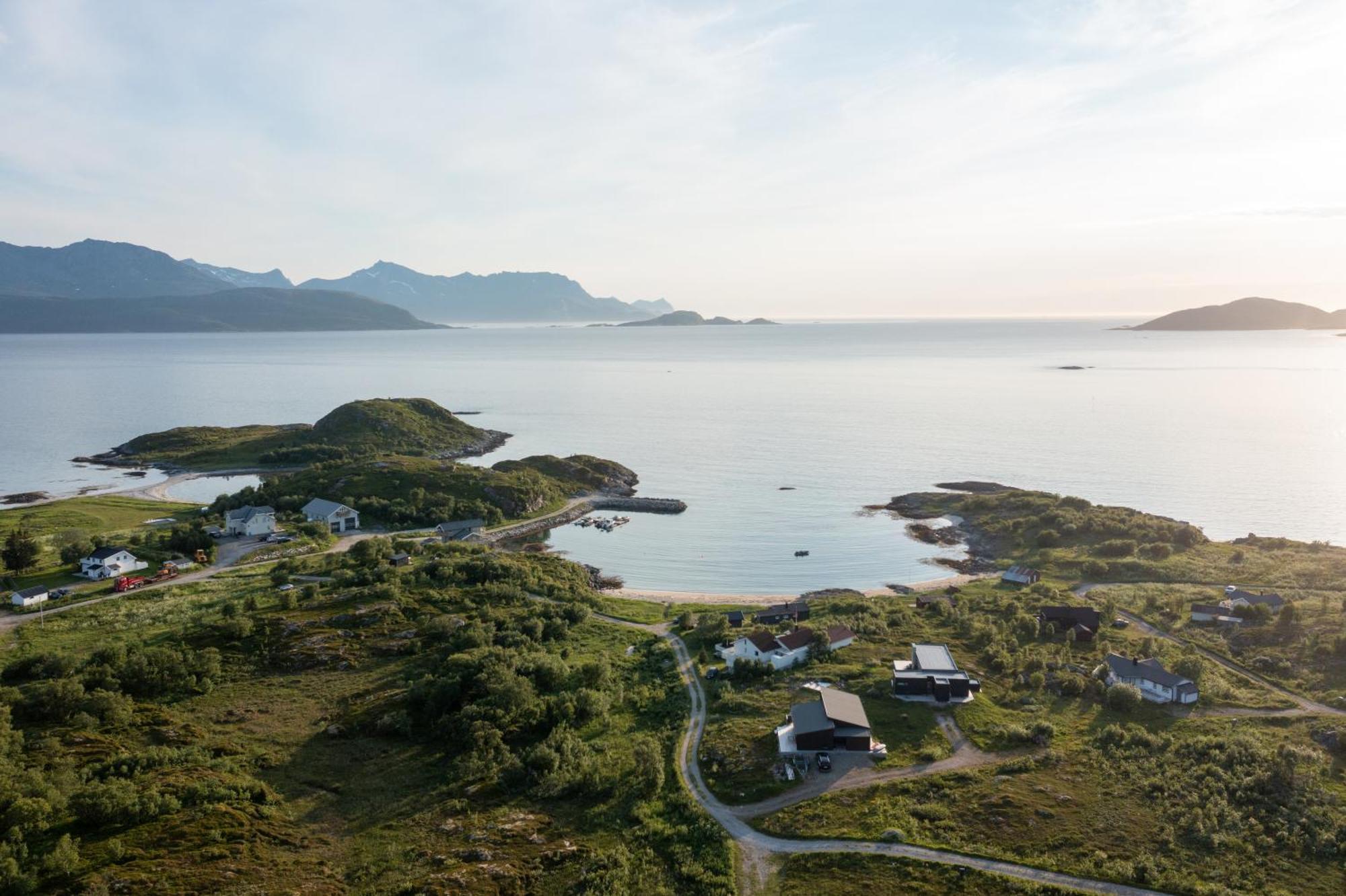 Brensholmen Beach House Tromso Exterior photo